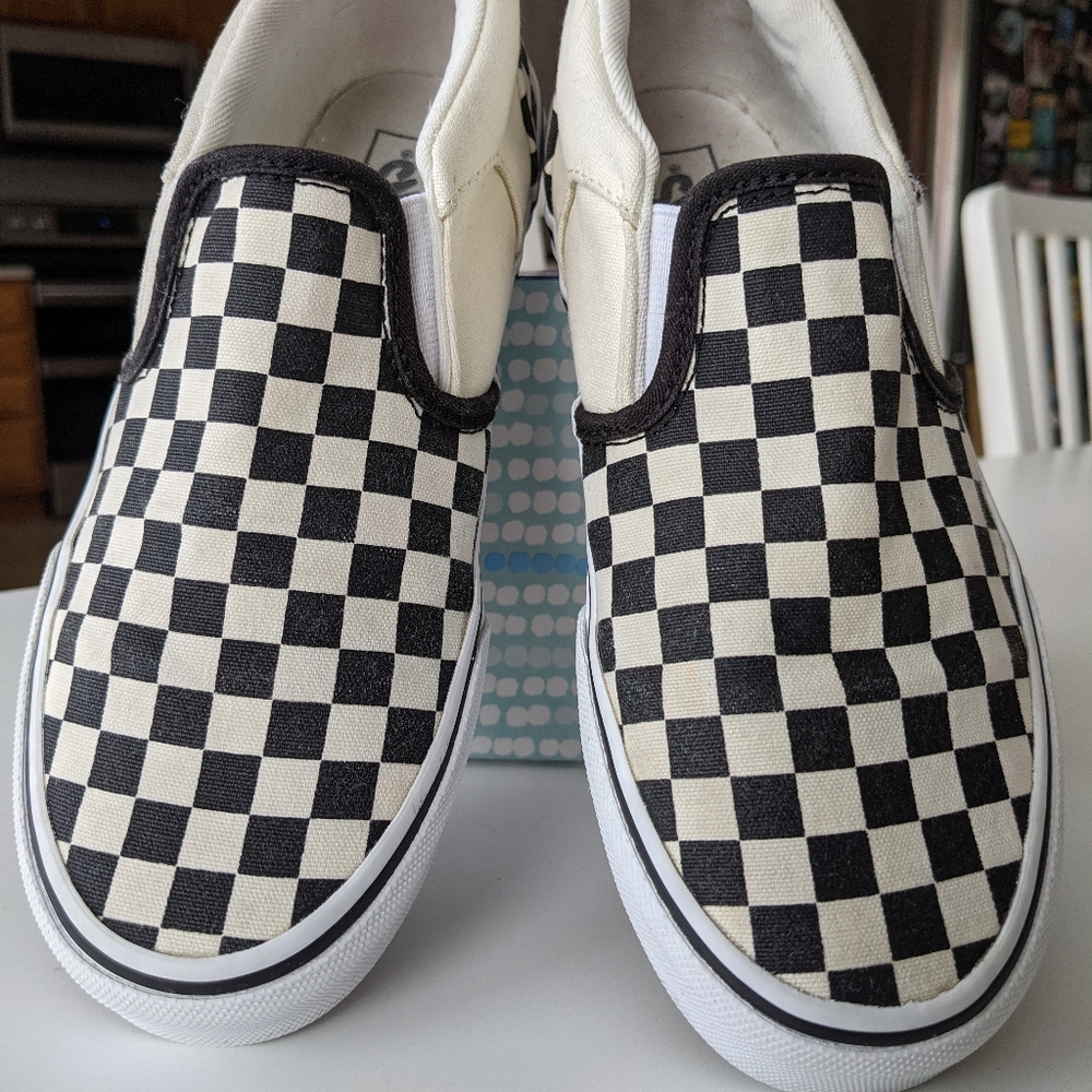 Vans Black and Off-White Checkered Big Girl size 4